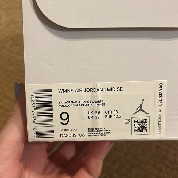 NIKE AIR JORDANS - Picture 3 of 3